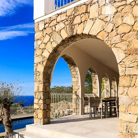 Villa Santa-reparata-di-balagna Sleeps 12 With Pool Air Con And Wifi