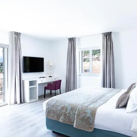Santa-reparata-di-balagna Sleeps 12 With Pool Air Con And Wifi