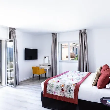 Santa-reparata-di-balagna Sleeps 12 With Pool Air Con And Wifi 别墅